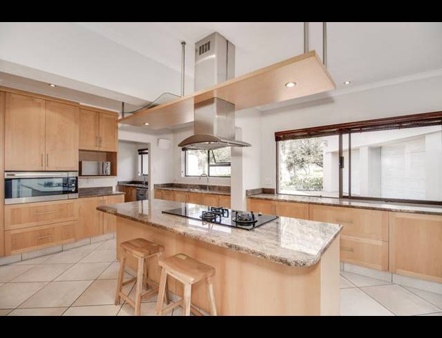 6 BEDROOM PROPERTY TO RENT IN FOURWAYS GARDENS